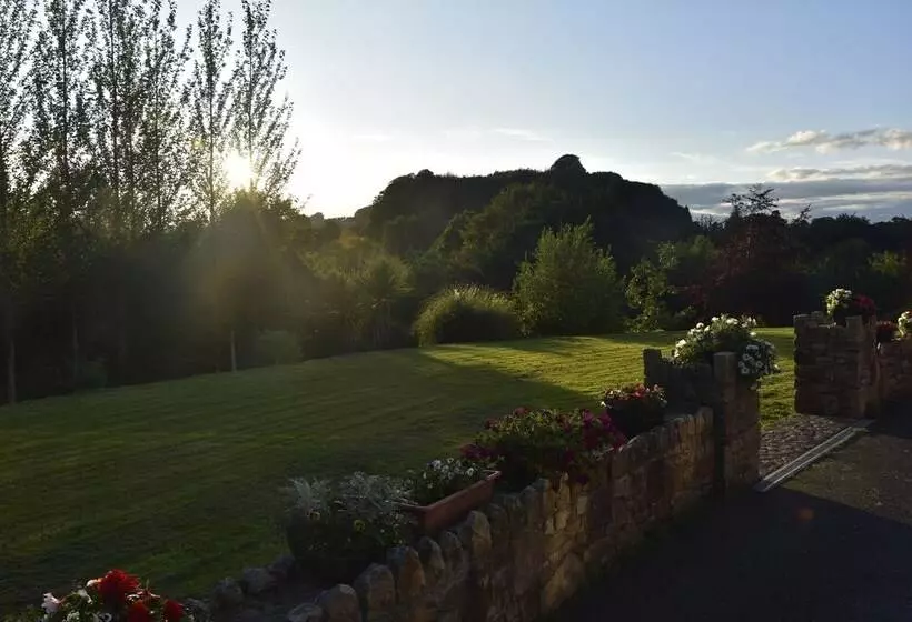 Hotelli White Hill Country House