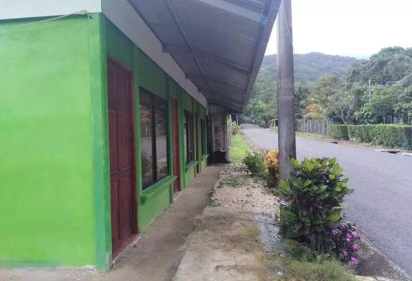 ペンション Brisas Del Tenorio