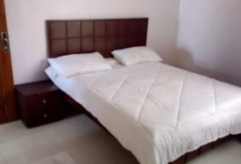 پانسیون Karobwe Summit View