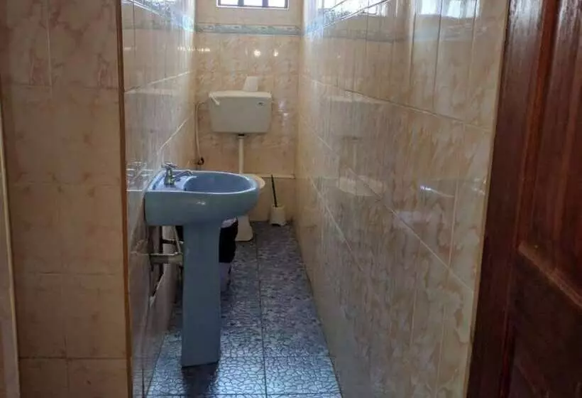 پانسیون Royal Pine Cottages