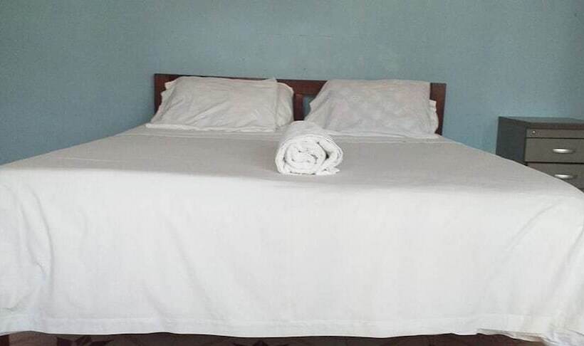 پانسیون Royal Pine Cottages