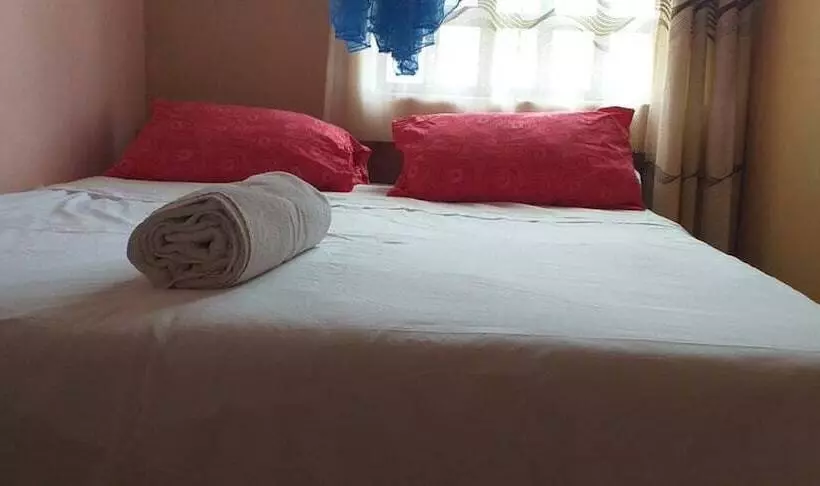 پانسیون Royal Pine Cottages