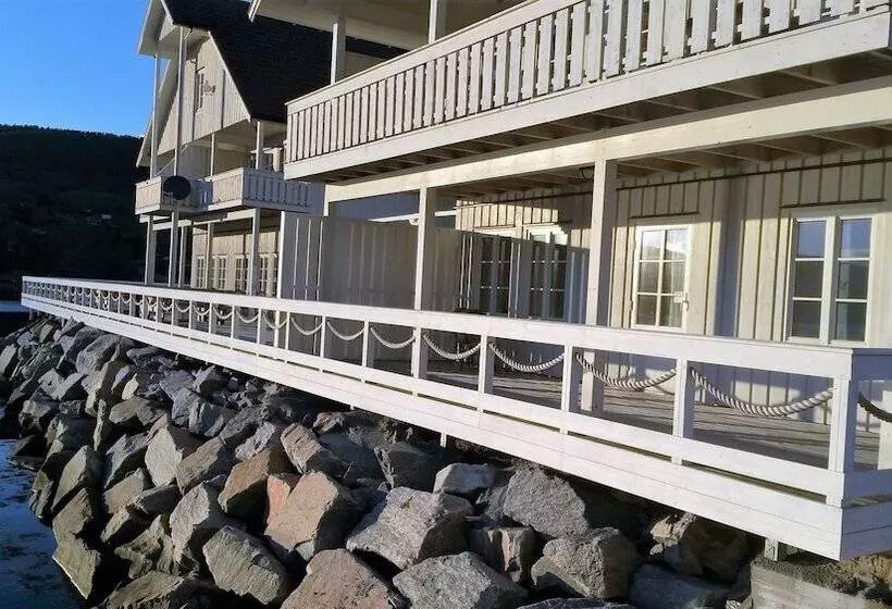 Tingvoll Fjordhotell