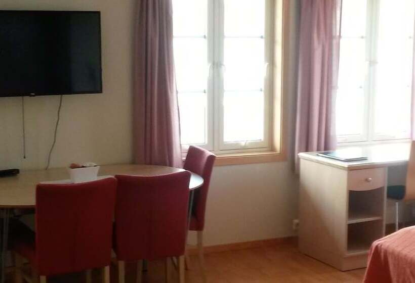 Tingvoll Fjordhotell