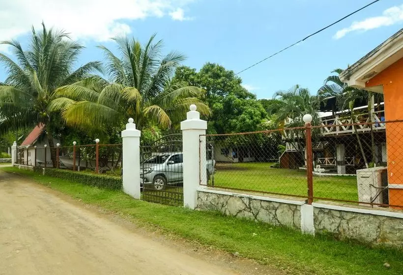 هتل Chalet Castillo