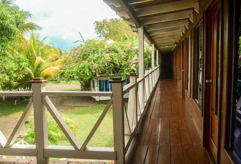 هتل Chalet Castillo