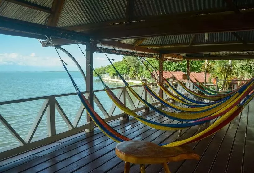 هتل Chalet Castillo