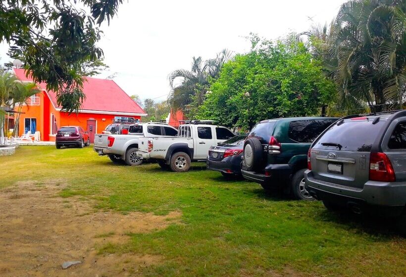 هتل Chalet Castillo