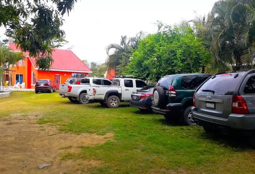 هتل Chalet Castillo