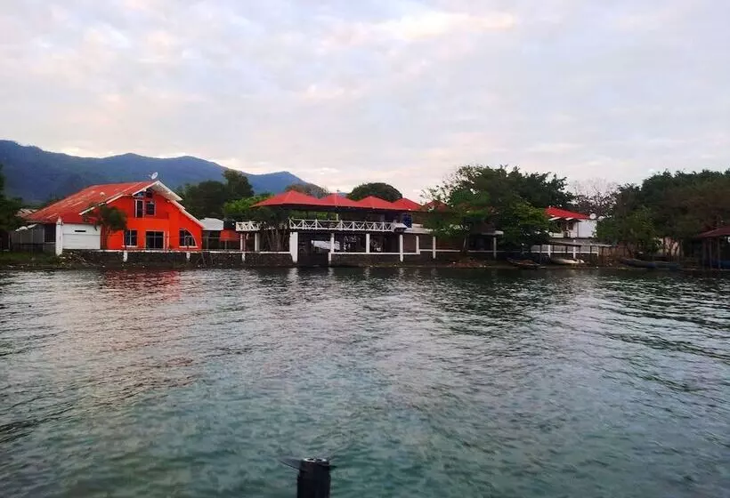 هتل Chalet Castillo