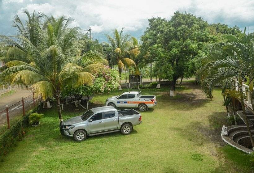 هتل Chalet Castillo