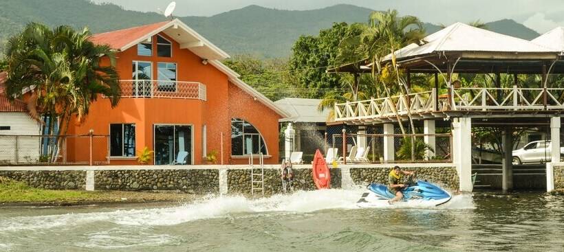 هتل Chalet Castillo