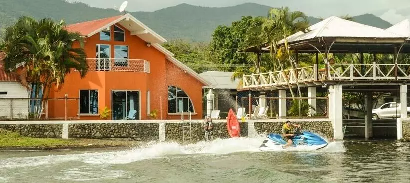 هتل Chalet Castillo