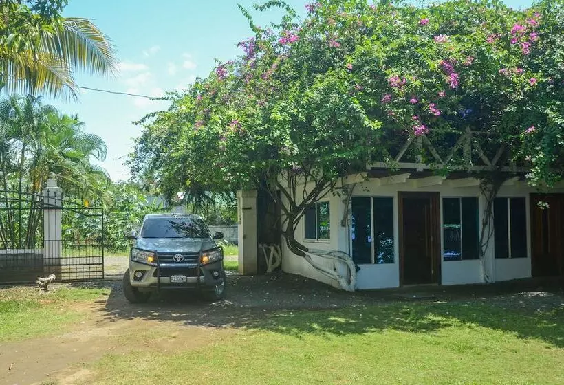 هتل Chalet Castillo