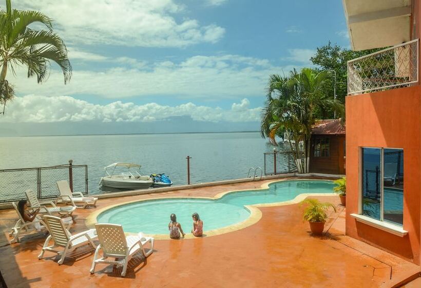 هتل Chalet Castillo