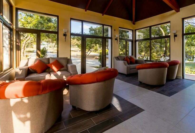 هتل Y Restaurante Hacienda Los Volcanes