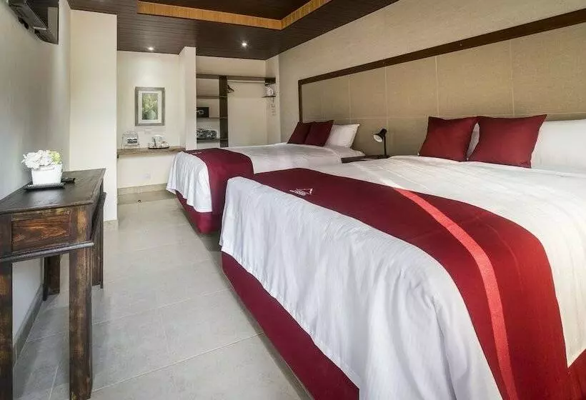 هتل Y Restaurante Hacienda Los Volcanes