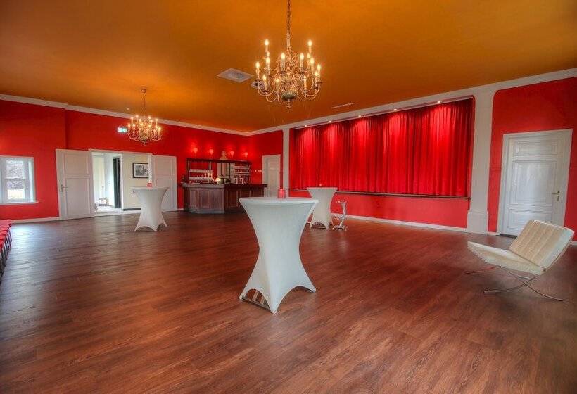 Hotel In T Holt 1654