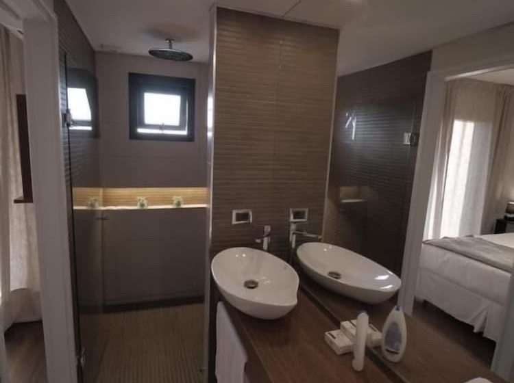 Hotel Pizzorno Lodge & Wine