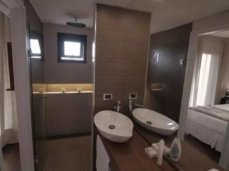 ホテル Pizzorno Lodge & Wine