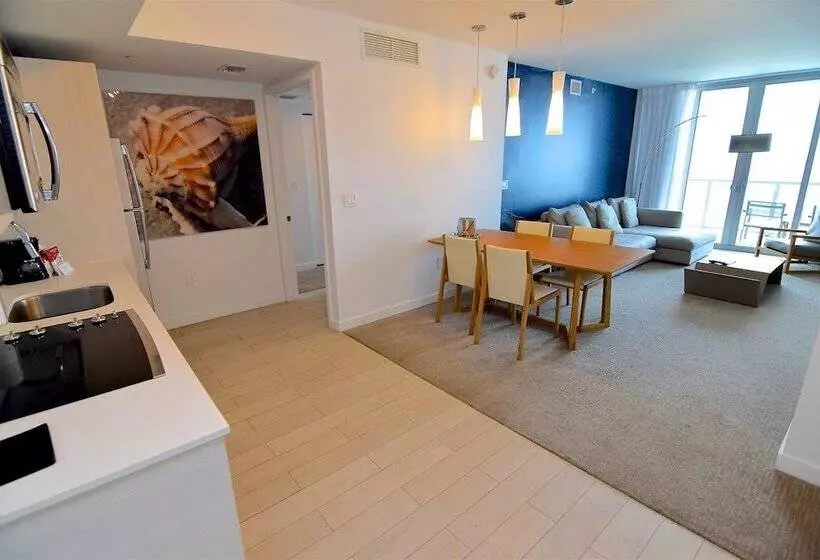 ホテル Stunning Ocean & Bay View Residence 1 Bed 1 Bath @ Beachwalk