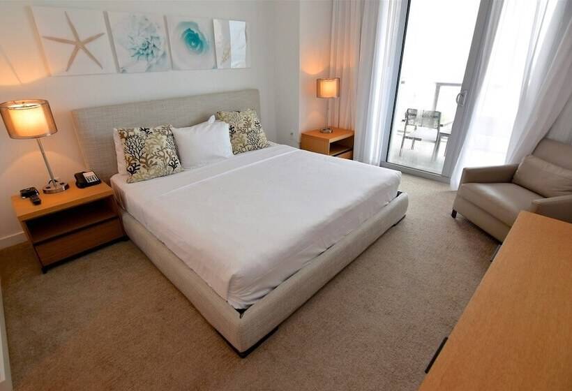 호텔 Stunning Ocean & Bay View Residence 1 Bed 1 Bath @ Beachwalk
