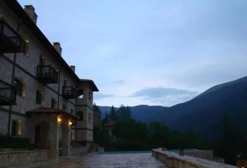 Hotelli Styga Mountain Resort