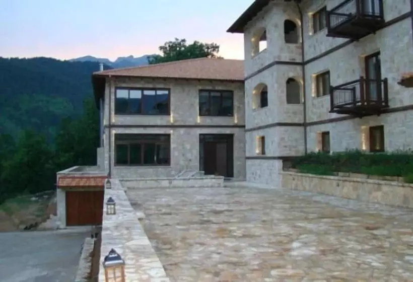 Hotelli Styga Mountain Resort
