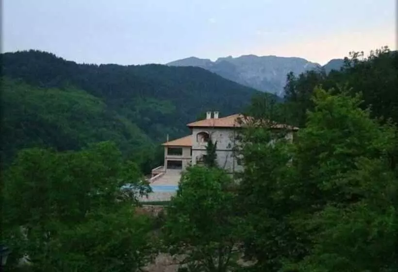 Hotelli Styga Mountain Resort