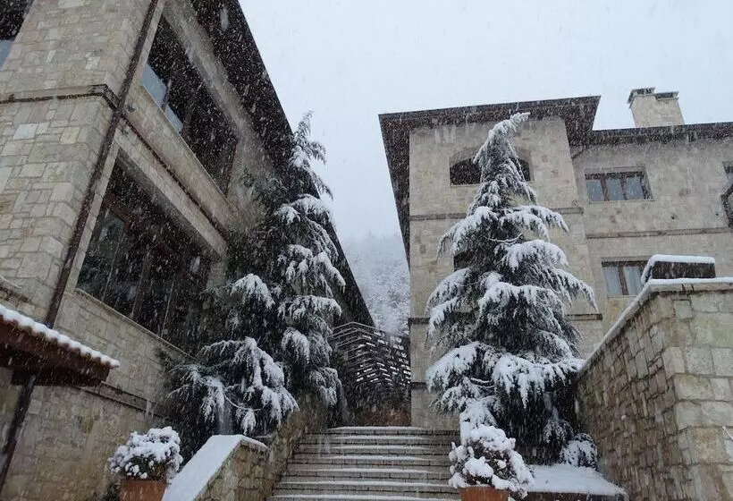 Hotelli Styga Mountain Resort