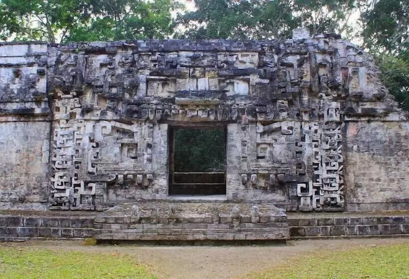هتل Villa Calakmul