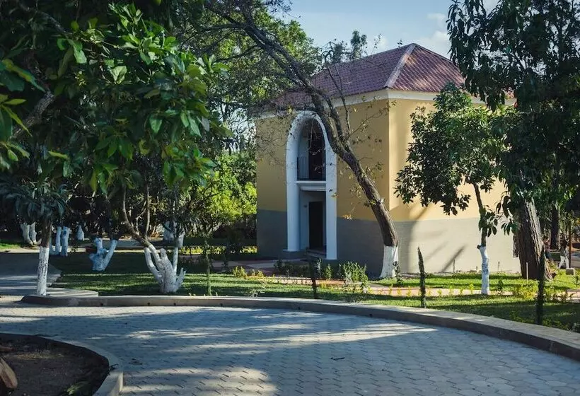 هتل Y Restaurante Hacienda Los Volcanes
