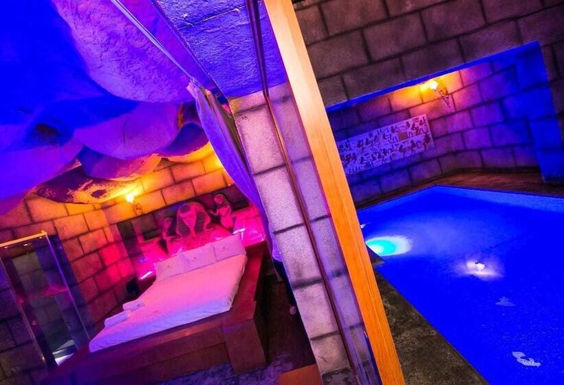 فندق على الطريق Honey Moon