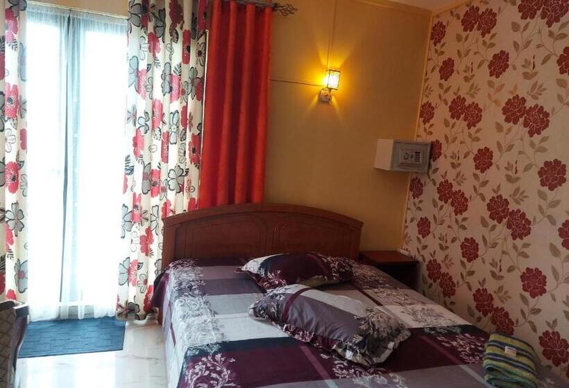 پانسیون Skylineinn