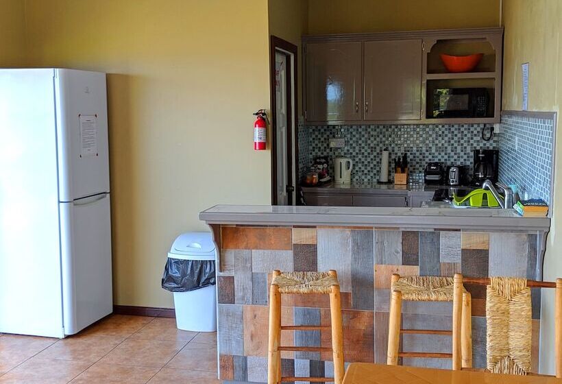 پانسیون Sunset Lane