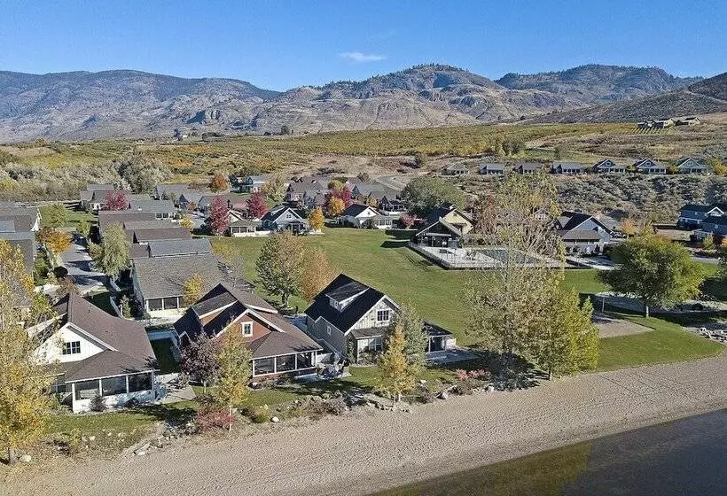 Majatalo Veranda Beach Cottages