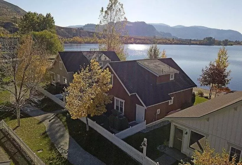 Majatalo Veranda Beach Cottages