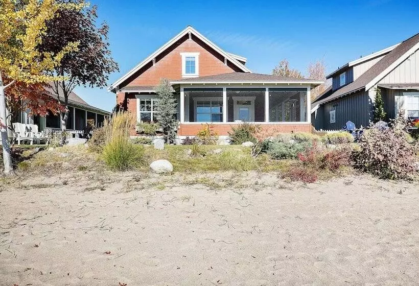 Majatalo Veranda Beach Cottages