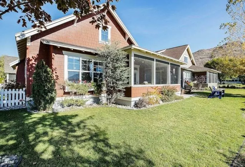 Majatalo Veranda Beach Cottages