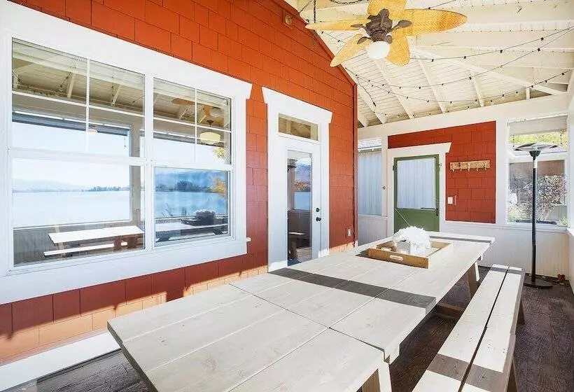 Majatalo Veranda Beach Cottages