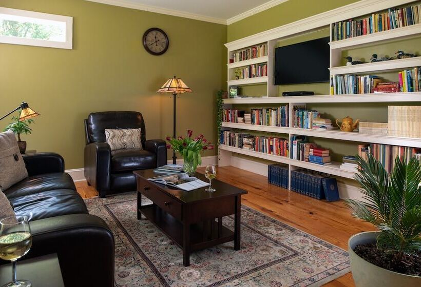 Arcady Vineyard Bed & Breakfast