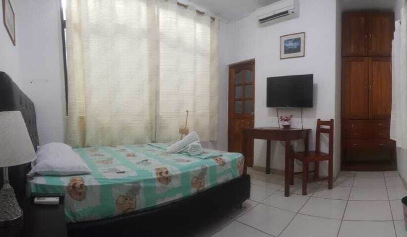 مسافرخانه Iguana Haus Iquitos