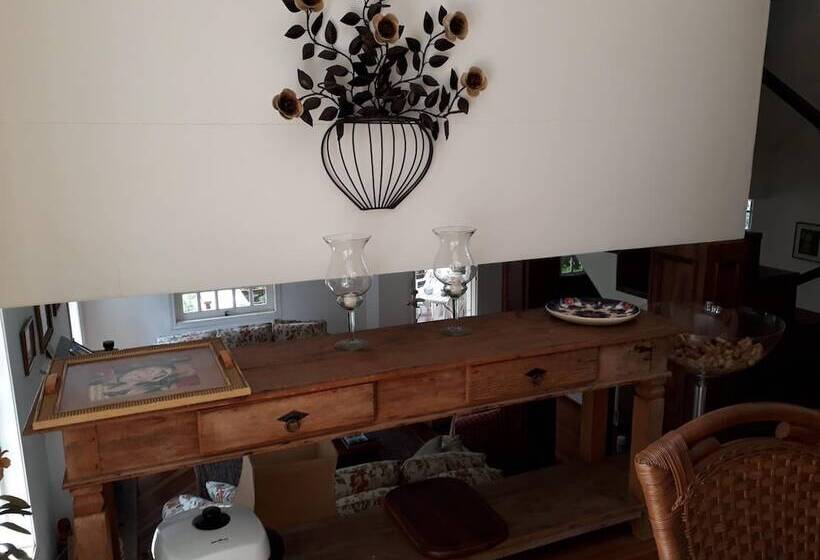 בית מלון כפרי Forest Pine Inn