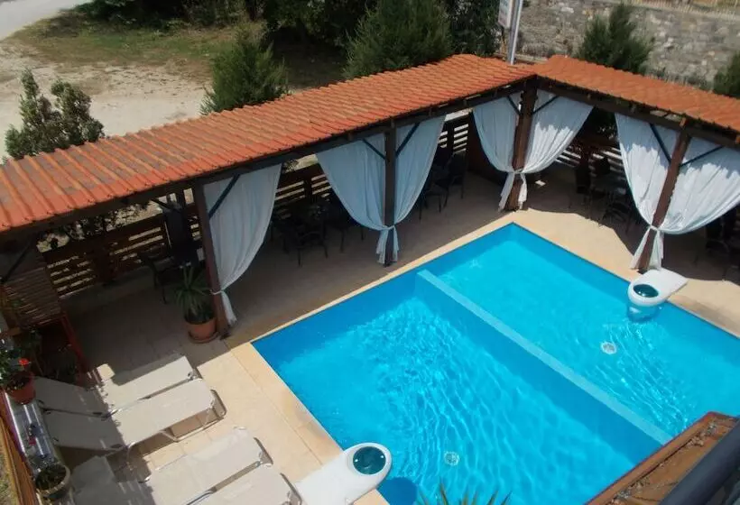 Hotelli Kipos Resort