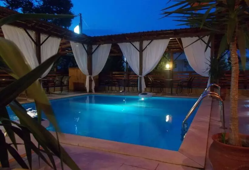 Hotelli Kipos Resort