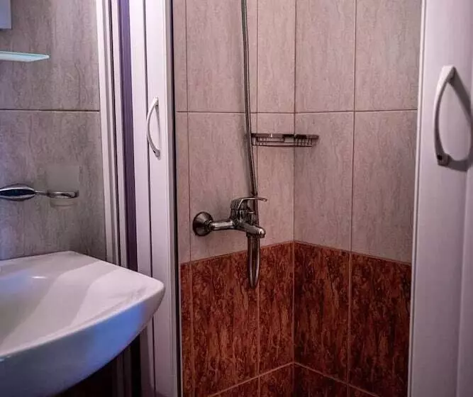 Hotelli Kipos Resort