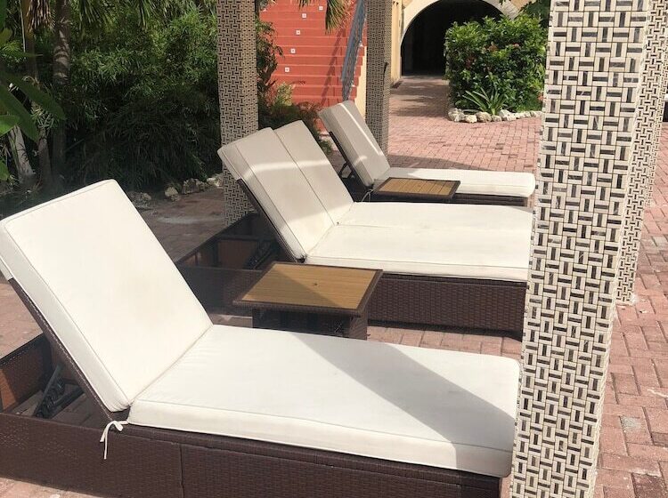 هتل Savana At Porto Cupecoy Marina