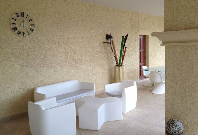 هتل Savana At Porto Cupecoy Marina