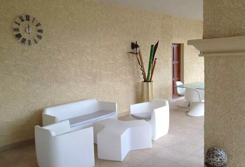 هتل Savana At Porto Cupecoy Marina