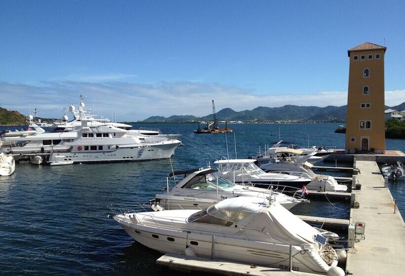 هتل Savana At Porto Cupecoy Marina